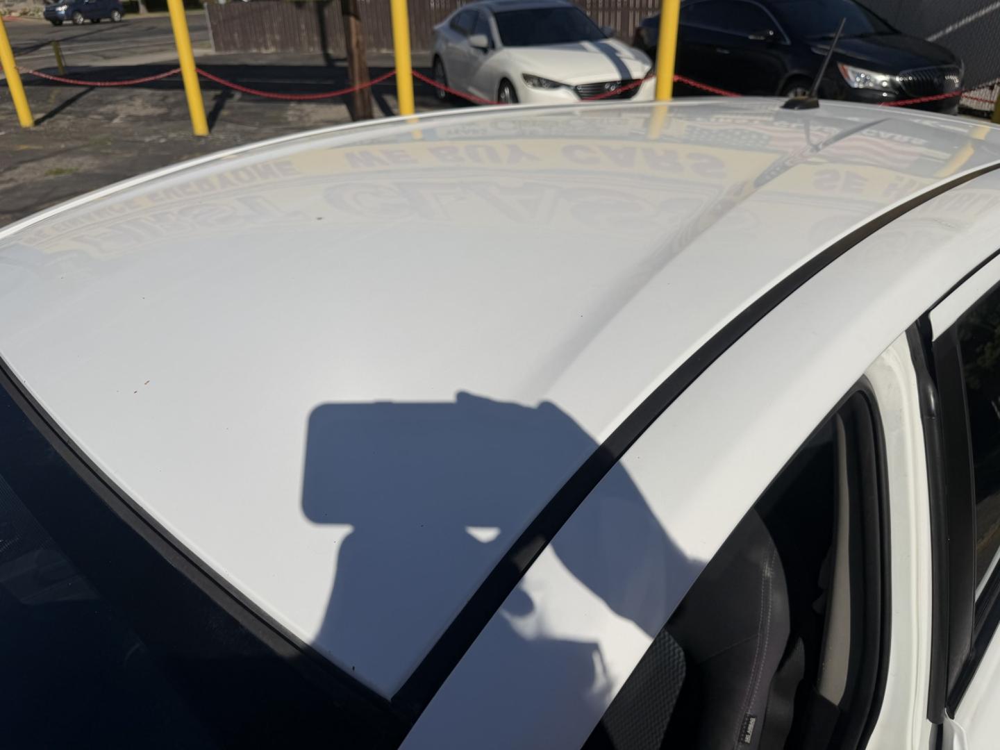 2016 Super White II /Black Nissan Versa Note S (3N1CE2CP4GL) with an 1.6L L4 DOHC 16V engine, 5M transmission, located at 801 South State Street, Salt Lake City, UT, 84111, (801) 328-0098, 40.751953, -111.888206 - Clean title! Low Miles! Great gas saver 35 MPG!!! Approved for up to a 5 year warranty that can be purchased at time of sale! Passed all mechanical inspections. Clean Carfax report only 2 previous owners on Carfax! Features: ABS Brakes, Air Conditioning, AM/FM Stereo, Automatic Transmission, Auxili- Photo#21