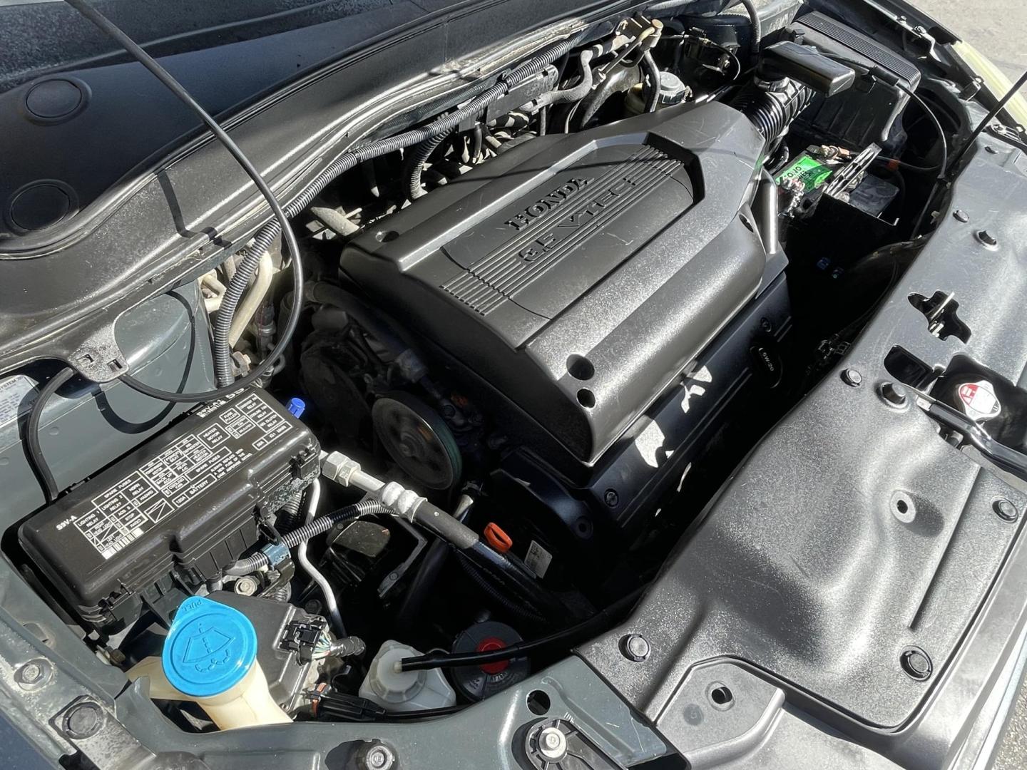 2003 Sagebrush Pearl /Gray Cloth Honda Pilot EX (2HKYF184X3H) with an 3.5L V6 engine, Automatic transmission, located at 801 South State Street, Salt Lake City, UT, 84111, (801) 328-0098, 40.751953, -111.888206 - 3rd row seating! 4x4! Clean title!!! Vehicle Features: EX Model, 3rd Rear Seat, 4WD-AWD, ABS Brakes, Air Conditioning, Alloy Wheels, AM-FM Stereo, Automatic Transmission, Cassette Player, CD Audio, Cloth Seats, Cruise Control, Fold-Away Third Row, Power Locks, Power Mirrors, Power Seat(s), Power W - Photo#18