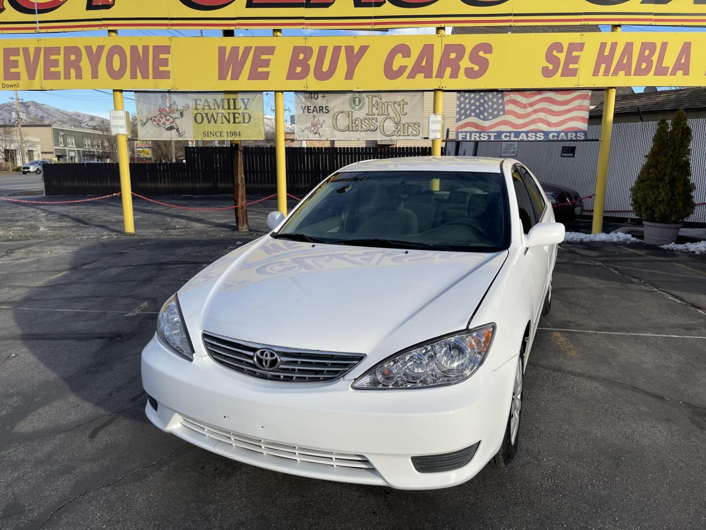2005 Super White II /Gray Cloth Toyota Camry LE (4T1BE32K55U) with an 2.4L I4 engine, Automatic transmission, located at 801 South State Street, Salt Lake City, UT, 84111, (801) 328-0098, 40.751953, -111.888206 - Life is crazy. Now is the time to buy! All of our prices are just dollars above our cost. These prices will change as soon as life isn't so crazy. So please call or come in. We are here to save you a lot of money! Our service department is OPEN DAILY to help with any of your service needs. Please ca - Photo#1