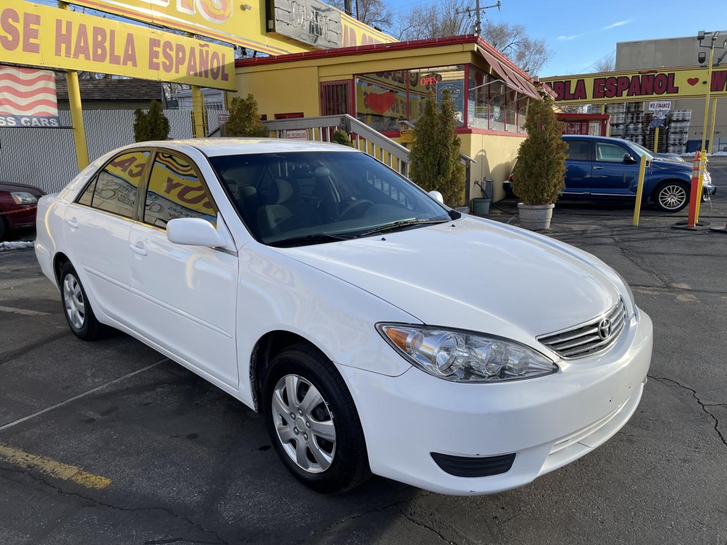 2005 Super White II /Gray Cloth Toyota Camry LE (4T1BE32K55U) with an 2.4L I4 engine, Automatic transmission, located at 801 South State Street, Salt Lake City, UT, 84111, (801) 328-0098, 40.751953, -111.888206 - Life is crazy. Now is the time to buy! All of our prices are just dollars above our cost. These prices will change as soon as life isn't so crazy. So please call or come in. We are here to save you a lot of money! Our service department is OPEN DAILY to help with any of your service needs. Please ca- Photo#3