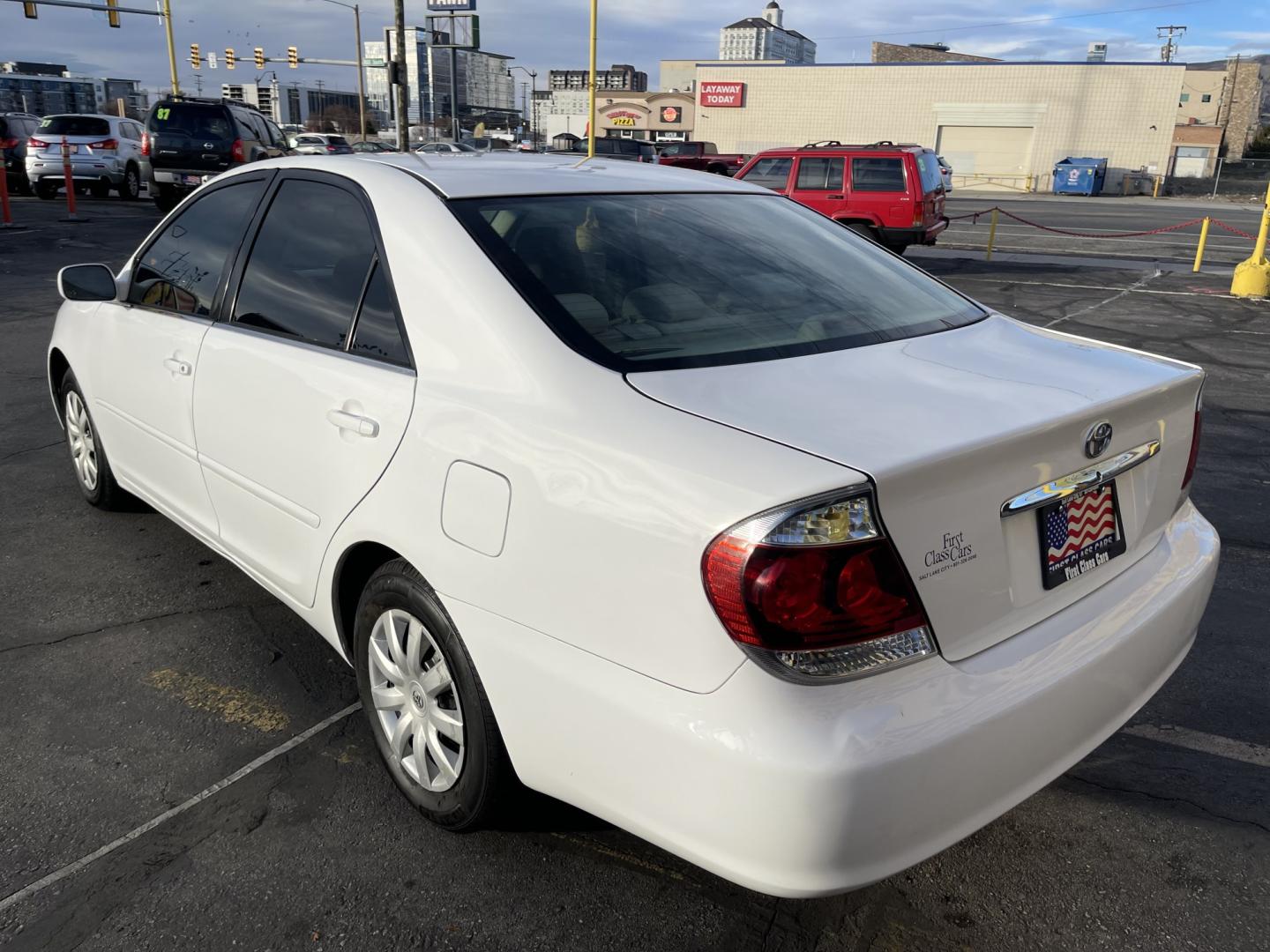 2005 Super White II /Gray Cloth Toyota Camry LE (4T1BE32K55U) with an 2.4L I4 engine, Automatic transmission, located at 801 South State Street, Salt Lake City, UT, 84111, (801) 328-0098, 40.751953, -111.888206 - Life is crazy. Now is the time to buy! All of our prices are just dollars above our cost. These prices will change as soon as life isn't so crazy. So please call or come in. We are here to save you a lot of money! Our service department is OPEN DAILY to help with any of your service needs. Please ca- Photo#7