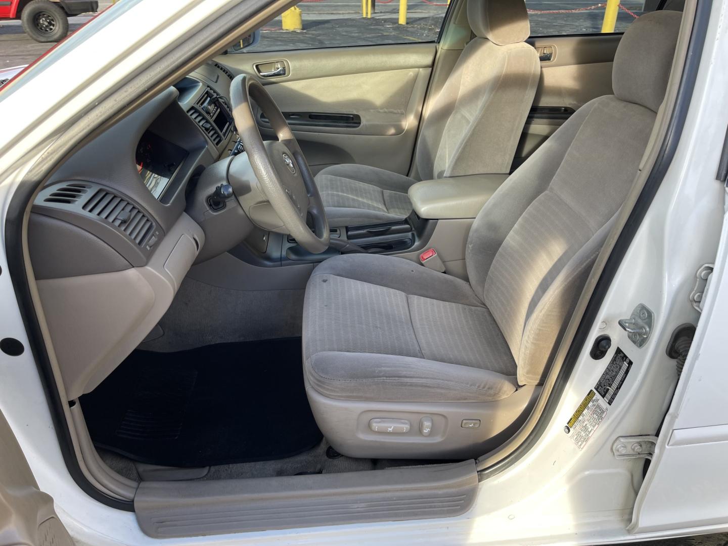 2005 Super White II /Gray Cloth Toyota Camry LE (4T1BE32K55U) with an 2.4L I4 engine, Automatic transmission, located at 801 South State Street, Salt Lake City, UT, 84111, (801) 328-0098, 40.751953, -111.888206 - Life is crazy. Now is the time to buy! All of our prices are just dollars above our cost. These prices will change as soon as life isn't so crazy. So please call or come in. We are here to save you a lot of money! Our service department is OPEN DAILY to help with any of your service needs. Please ca- Photo#11