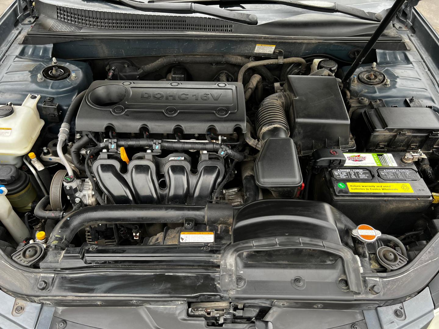 2009 Mistic Blue Metallic /Gray Cloth Hyundai Sonata GLS (5NPET46C99H) with an 2.4L I4 engine, Automatic transmission, located at 801 South State Street, Salt Lake City, UT, 84111, (801) 328-0098, 40.751953, -111.888206 - Clean Title!! Extra clean!! Immaculate condition!! Free Carfax!! Must see!! Warranty available!! Free Carfax!!! Vehicle Features:GLS Model, ABS Brakes, Air Conditioning, AM-FM Stereo, Automatic Transmission, Auxiliary Audio Input, CD Audio, Cloth Seats, Cruise Control, Overhead Airbags, Power L - Photo#9