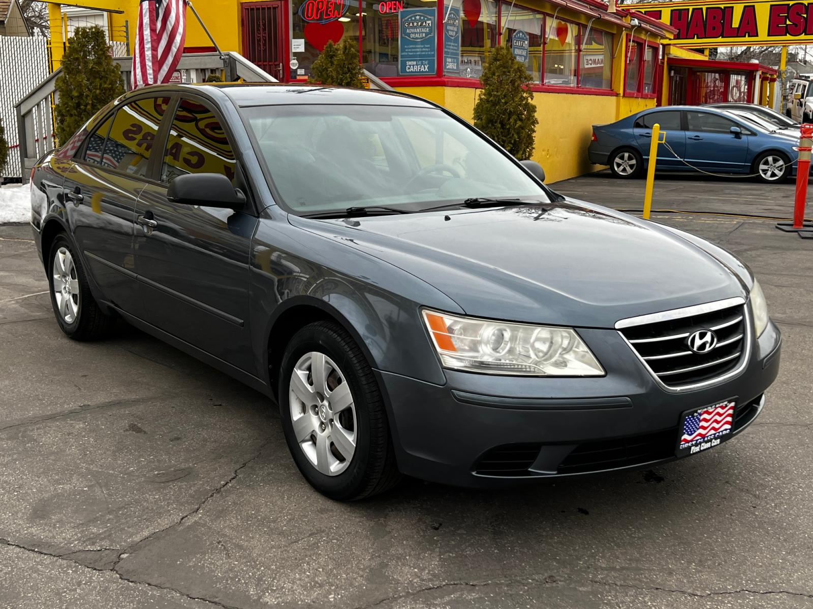 2009 Mistic Blue Metallic /Gray Cloth Hyundai Sonata GLS (5NPET46C99H) with an 2.4L I4 engine, Automatic transmission, located at 801 South State Street, Salt Lake City, UT, 84111, (801) 328-0098, 40.751953, -111.888206 - Clean Title!! Extra clean!! Immaculate condition!! Free Carfax!! Must see!! Warranty available!! Free Carfax!!! Vehicle Features: GLS Model, ABS Brakes, Air Conditioning, AM-FM Stereo, Automatic Transmission, Auxiliary Audio Input, CD Audio, Cloth Seats, Cruise Control, Overhead Airbag - Photo #4