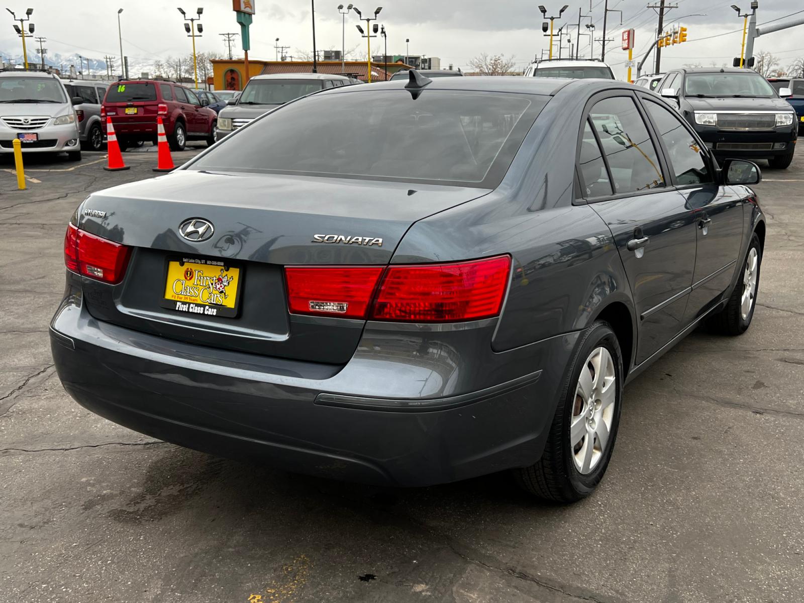 2009 Mistic Blue Metallic /Gray Cloth Hyundai Sonata GLS (5NPET46C99H) with an 2.4L I4 engine, Automatic transmission, located at 801 South State Street, Salt Lake City, UT, 84111, (801) 328-0098, 40.751953, -111.888206 - Clean Title!! Extra clean!! Immaculate condition!! Free Carfax!! Must see!! Warranty available!! Free Carfax!!! Vehicle Features: GLS Model, ABS Brakes, Air Conditioning, AM-FM Stereo, Automatic Transmission, Auxiliary Audio Input, CD Audio, Cloth Seats, Cruise Control, Overhead Airbag - Photo #6