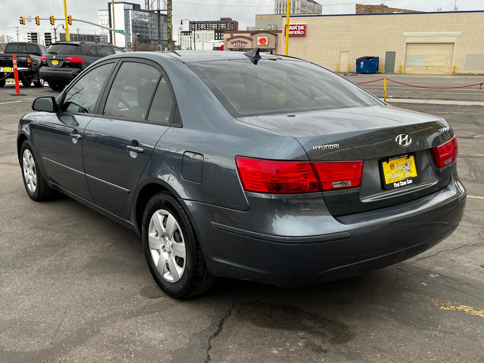 2009 Mistic Blue Metallic /Gray Cloth Hyundai Sonata GLS (5NPET46C99H) with an 2.4L I4 engine, Automatic transmission, located at 801 South State Street, Salt Lake City, UT, 84111, (801) 328-0098, 40.751953, -111.888206 - Clean Title!! Extra clean!! Immaculate condition!! Free Carfax!! Must see!! Warranty available!! Free Carfax!!! Vehicle Features: GLS Model, ABS Brakes, Air Conditioning, AM-FM Stereo, Automatic Transmission, Auxiliary Audio Input, CD Audio, Cloth Seats, Cruise Control, Overhead Airbag - Photo #8