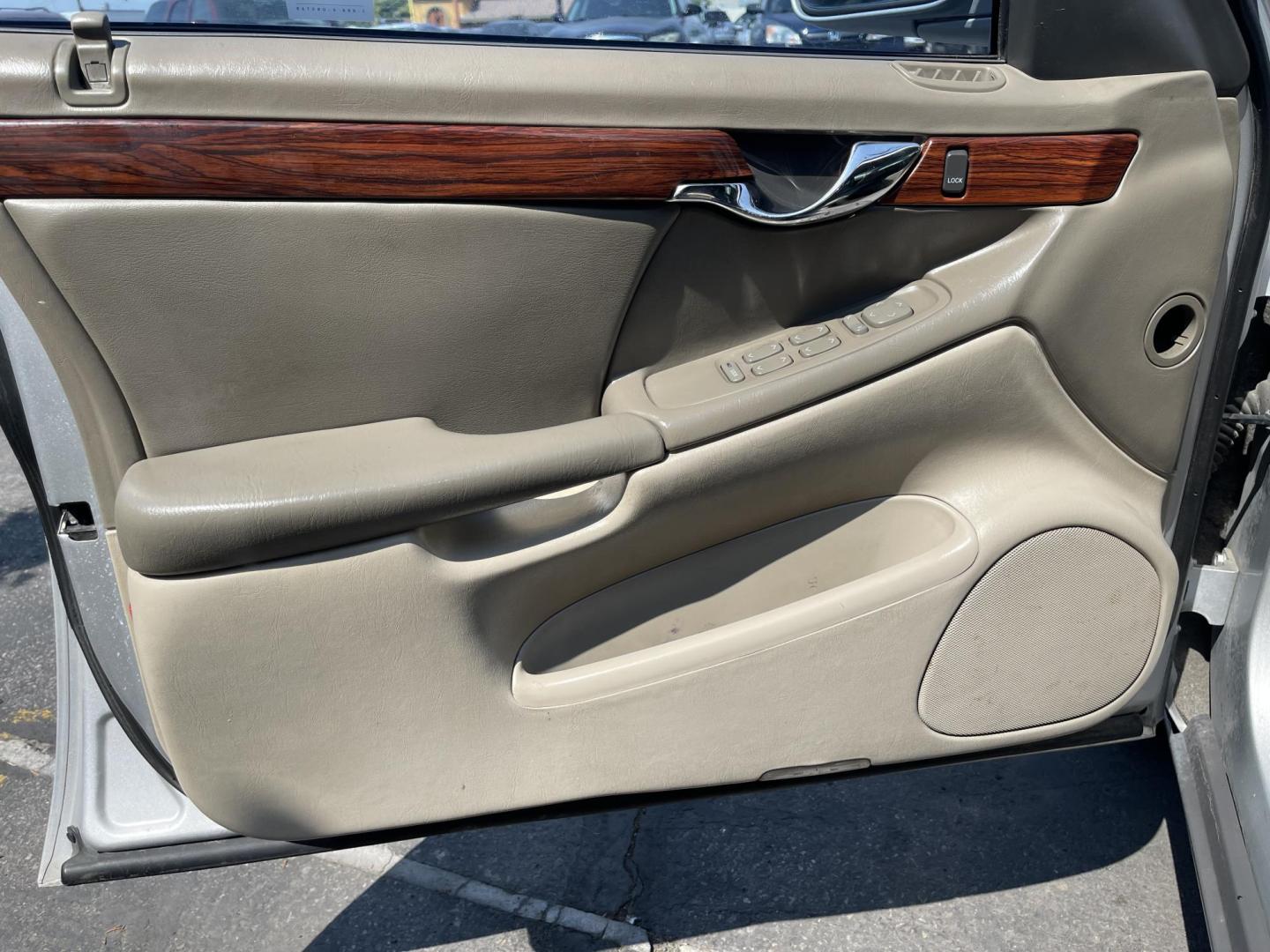 2003 Galaxy Silver Metallic /Gray Leather Cadillac Deville (1G6KD54Y13U) with an 4.6L V8 engine, Automatic transmission, located at 801 South State Street, Salt Lake City, UT, 84111, (801) 328-0098, 40.751953, -111.888206 - Clean Title!! Extra clean!! Immaculate condition!! Free Carfax!! Must see!! Warranty available!! Free Carfax!!! Vehicle Features: Alloy Wheels, AM-FM Radio, CD Player, Cruise Control, Leather Interior, Power Locks, Power Mirrors, Power Seats, Power Steering, Power Windows, Rear Window Defroster - Photo#14