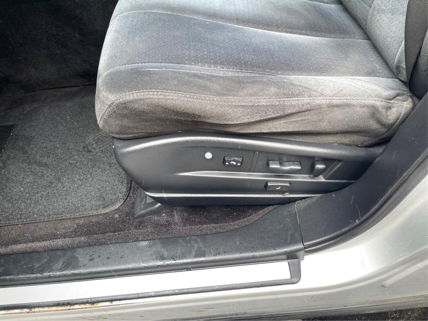 2007 Liquid Platinum Metallic /Gray Cloth Nissan Murano S AWD (JN8AZ08W17W) with an 3.5L V6 engine, Automatic transmission, located at 801 South State Street, Salt Lake City, UT, 84111, (801) 328-0098, 40.751953, -111.888206 - Life is crazy. Now is the time to buy! All of our prices are just dollars above our cost. These prices will change as soon as life isn't so crazy. So please call or come in. We are here to save you a lot of money! Our service department is OPEN DAILY to help with any of your service needs. Please ca - Photo#18